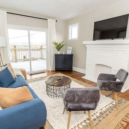 Cozy Riverfront Bungalow With Stunning Views Covington Eksteriør billede
