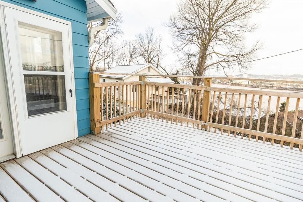 Cozy Riverfront Bungalow With Stunning Views Covington Eksteriør billede